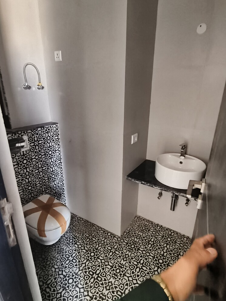 Bathroom, sector 52 5 Bedroom 3400 Sq.Ft. Apartment In Sector 52 Gurgaon 8377572