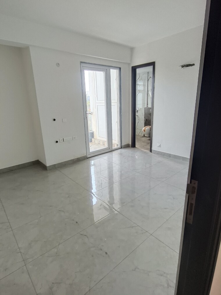 Room, sector 52 5 Bedroom 3400 Sq.Ft. Apartment In Sector 52 Gurgaon 8377572