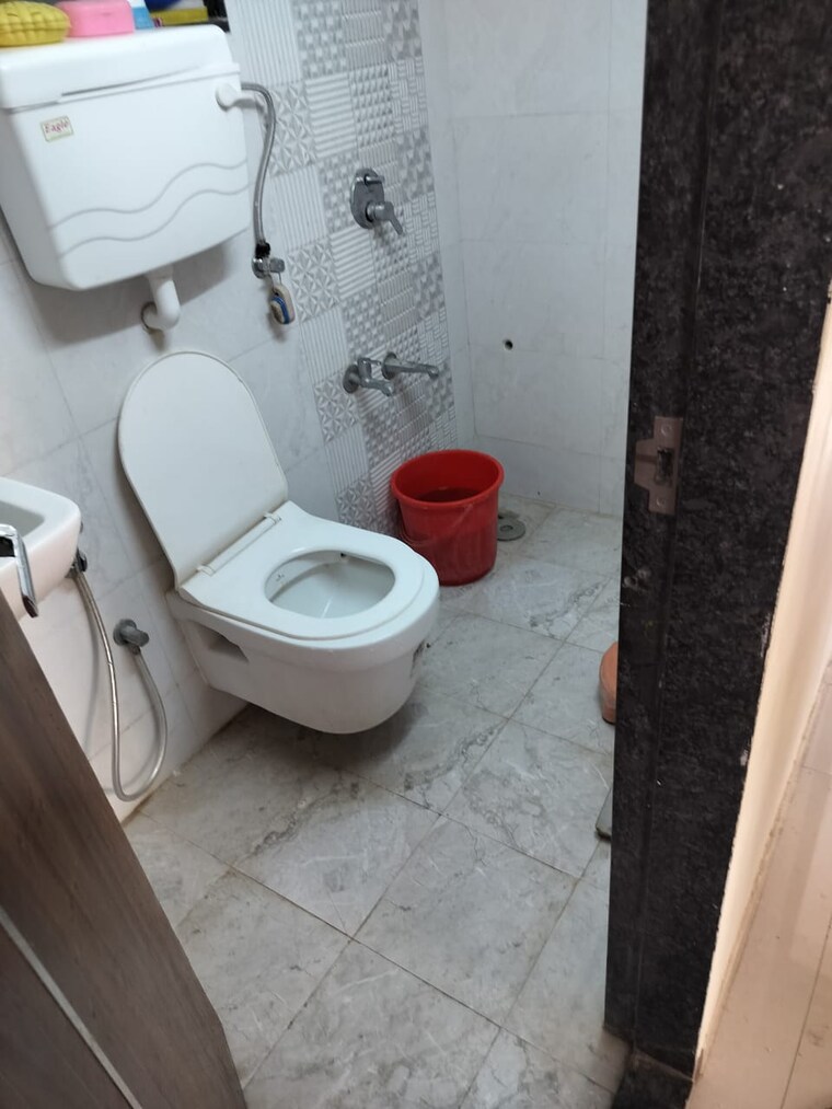 Bathroom, akshita-heights 1.5 Bedroom 550 Sq.Ft. Apartment In Mira Road East Thane 8377614