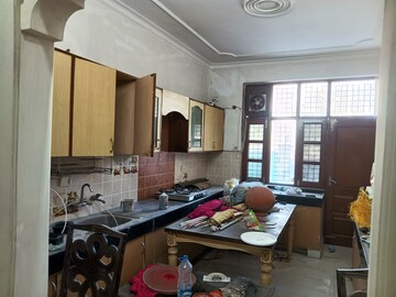Master Bedroom in 3.5 BHK Builder Floor at Ardee City, Sector 52 – for Rent