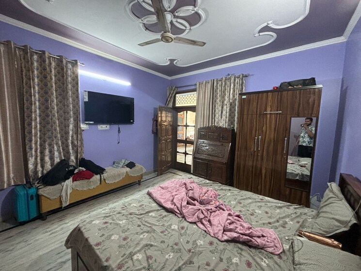 Bedroom, sector 50 6+ Bedroom 136 Sq.Yd. Independent House In Sector 50 Faridabad 8377590