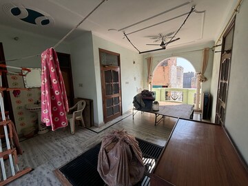 Bedroom in 6+ BHK Independent House at Sector 50 – for Sale