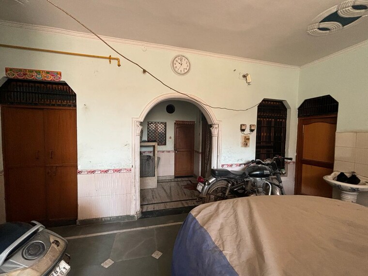 Living Room, sector 50 6+ Bedroom 136 Sq.Yd. Independent House In Sector 50 Faridabad 8377590