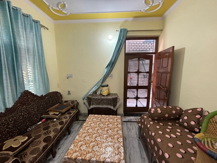 Living Room, sector 50 6+ Bedroom 136 Sq.Yd. Independent House In Sector 50 Faridabad 8377590