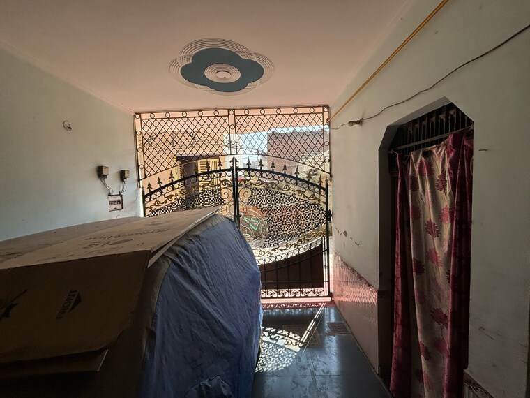 Living Room, sector 50 6+ Bedroom 136 Sq.Yd. Independent House In Sector 50 Faridabad 8377590