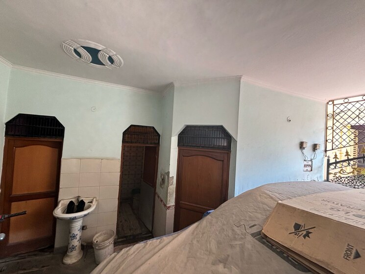 Master Bedroom, sector 50 6+ Bedroom 136 Sq.Yd. Independent House In Sector 50 Faridabad 8377590