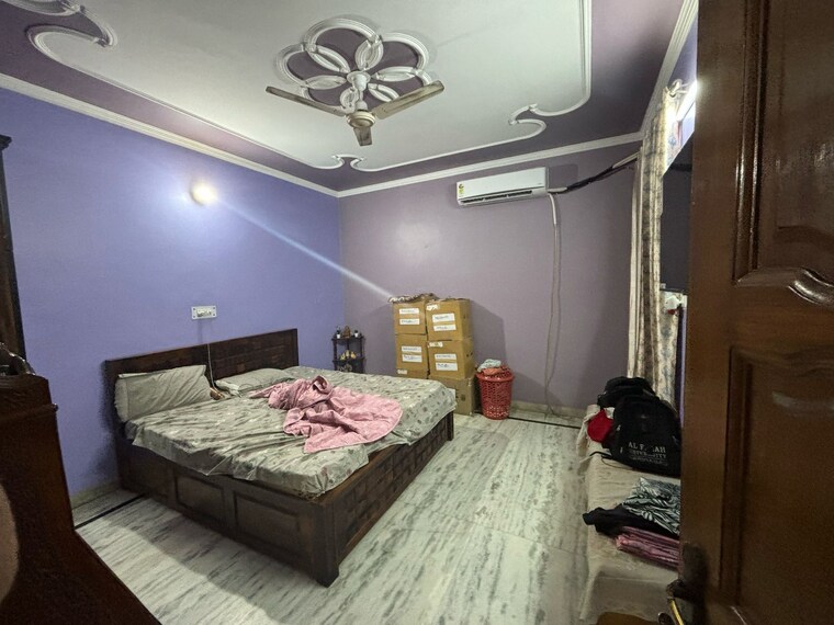 Bedroom, sector 50 6+ Bedroom 136 Sq.Yd. Independent House In Sector 50 Faridabad 8377590