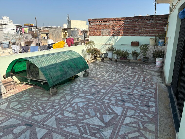 Bedroom, sector 50 6+ Bedroom 136 Sq.Yd. Independent House In Sector 50 Faridabad 8377590