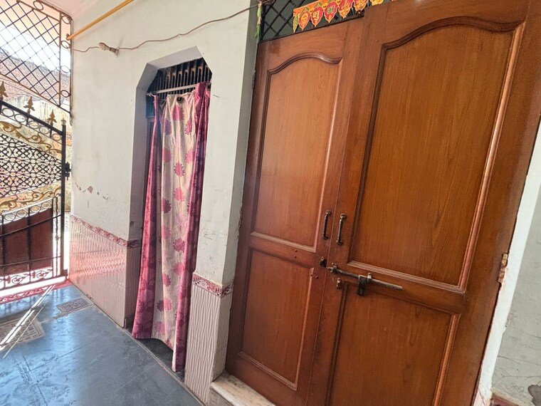 undefined, sector 50 6+ Bedroom 136 Sq.Yd. Independent House In Sector 50 Faridabad 8377590