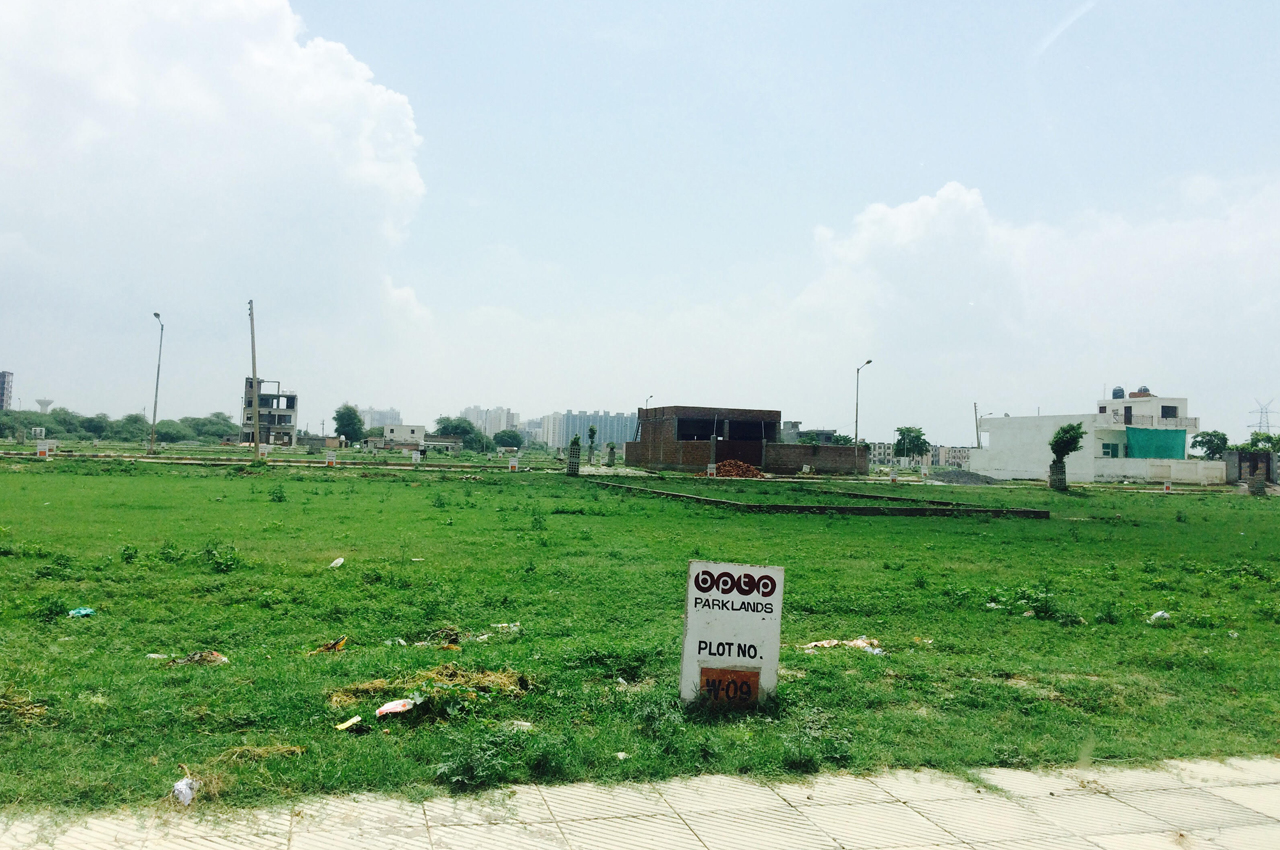 Plot For Sale in BPTP Parkland Pride