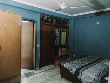 Bedroom in 2 BHK Builder Floor at Paryavaran Complex – for Rent