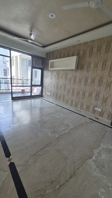 3 BHK Apartment For Rent in Airport Apartments, Sector 47