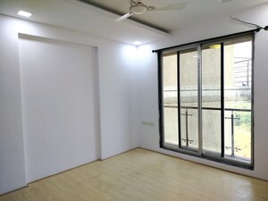 Room in 3 BHK Apartment at L And T Seawoods Residences, Seawoods – for Sale