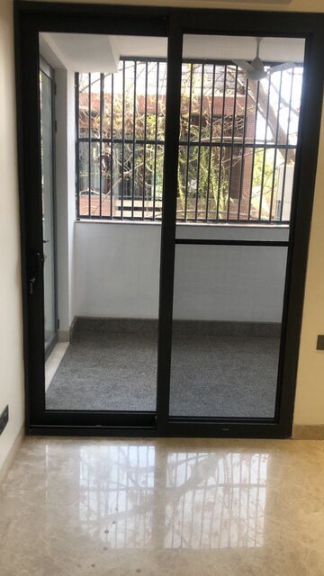 Building Lobby in 3 BHK Builder Floor at South Extension ii – for Rent