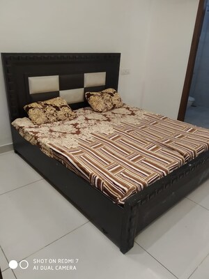 Bedroom in 3 BHK Builder Floor at Vip Road – for Sale