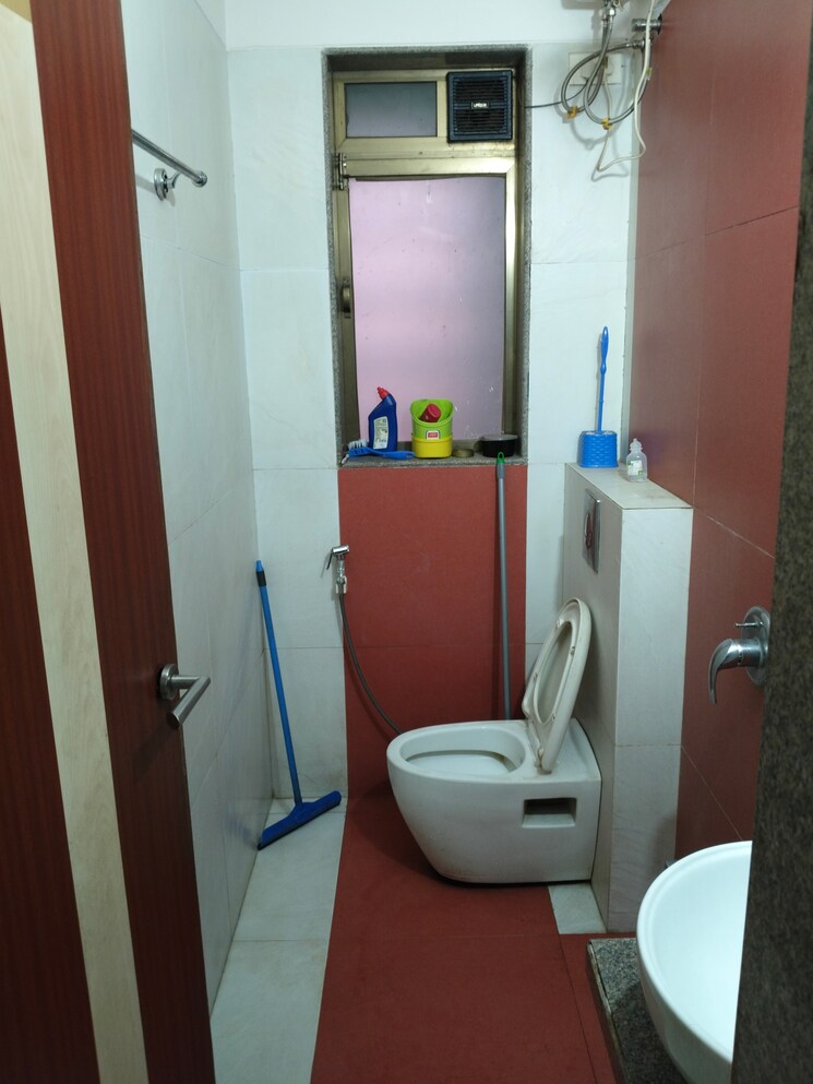 Bathroom, concret-sai-saakshaat 3 Bedroom 1415 Sq.Ft. Apartment In Kharghar Navi Mumbai 8378041