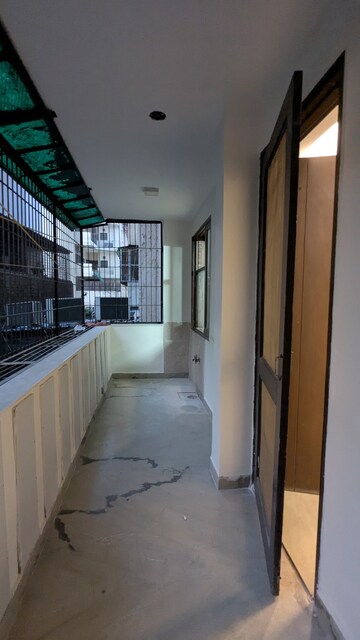 Balcony in 4 BHK Builder Floor at Sector 43 – for Rent