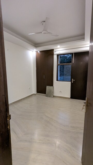 Room in 4 BHK Builder Floor at Sector 43 – for Rent