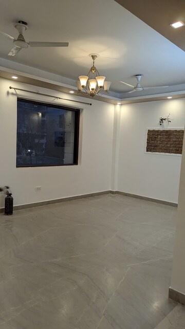 Room in 4 BHK Builder Floor at Sector 43 – for Rent