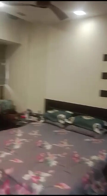 Bedroom in 2 BHK Apartment at Khar West – for Rent