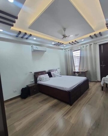Master Bedroom in 4 BHK Builder Floor at Saket – for Rent