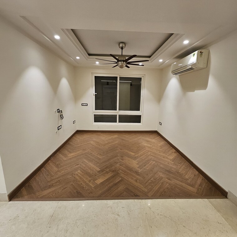 Room, new rajinder nagar 4 Bedroom 380 Sq.Yd. Builder Floor In New Rajinder Nagar Delhi 8378060