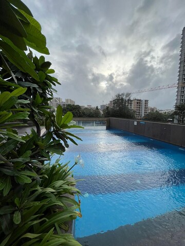 Swimming Pool in 1 BHK Apartment at Sheth Vasant Oasis, Andheri East – for Rent