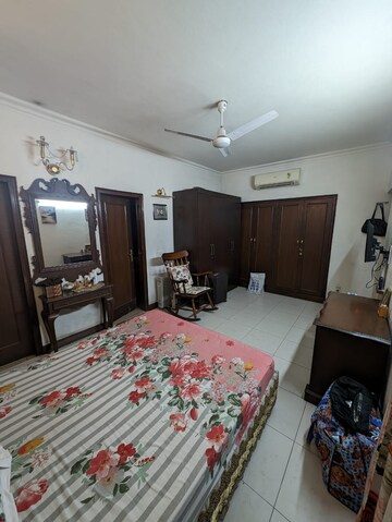 Bedroom in 2 BHK Apartment at Unitech Heritage City, Sector 25 – for Rent