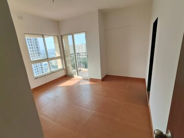 Master Bedroom in 2 BHK Apartment at DB Orchid Ozone, Dahisar East – for Rent