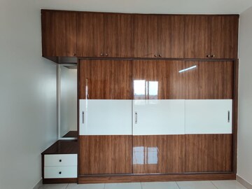 Room in 3.5 BHK Apartment at Prestige Park Square, Bannerghatta Road – for Rent
