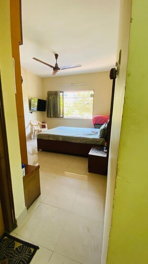 Bathroom in 2 BHK Apartment at Raj Arcade II, Kandivali West – for Sale
