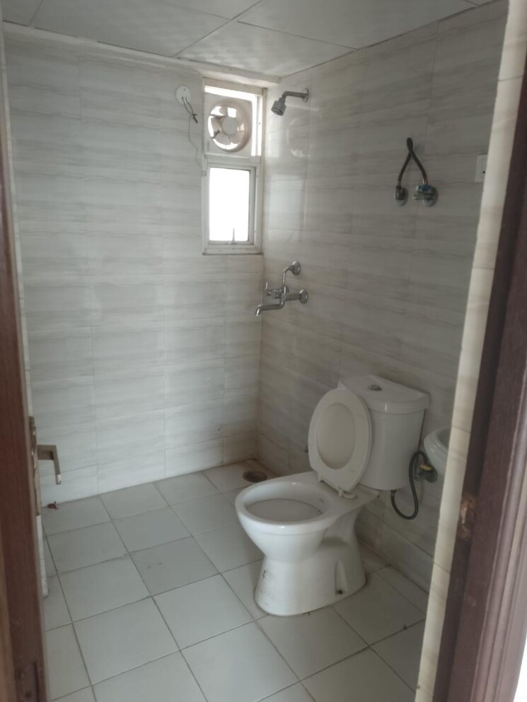 Bathroom, nimbus-express-park-view 2 Bedroom 831 Sq.Ft. Apartment In Chi V Greater Noida Greater Noida 8378262