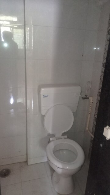 Bathroom in 1 BHK Apartment at Dombivli West – for Rent