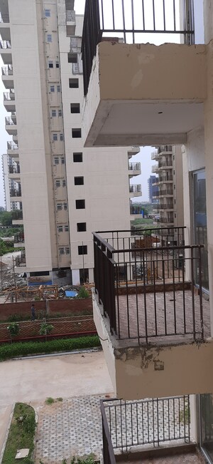 2 BHK Apartment For Sale in Pivotal Paradise, Sector 62