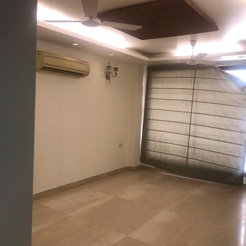 Room in 3 BHK Builder Floor at Jangpura – for Rent