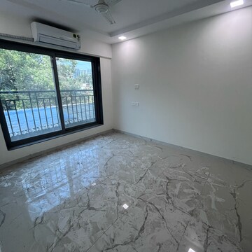 Room in 2 BHK Apartment at Ghatkopar East – for Rent