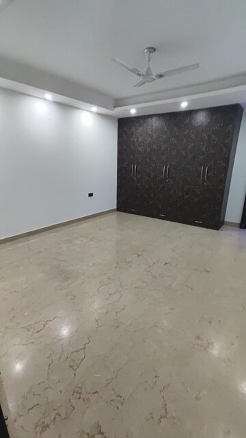 Room in 4 BHK Independent House at Hauz Khas – for Rent