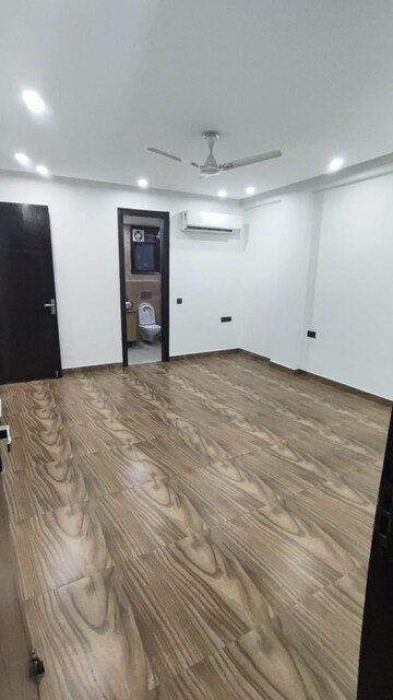 Room in 4 BHK Independent House at Hauz Khas – for Rent