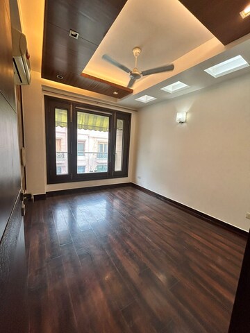 Room in 4 BHK Builder Floor at Green Park Extension – for Sale