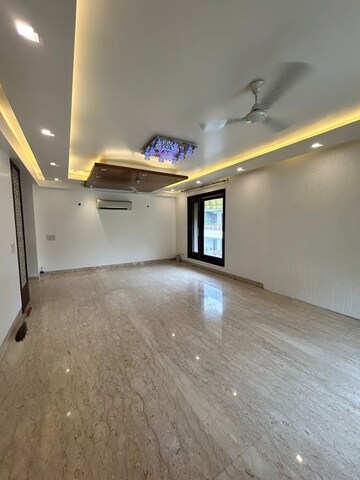Furnished Amenities in 4 BHK Builder Floor at Green Park Extension – for Sale
