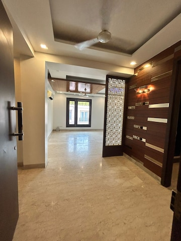 Room in 4 BHK Builder Floor at Green Park Extension – for Sale