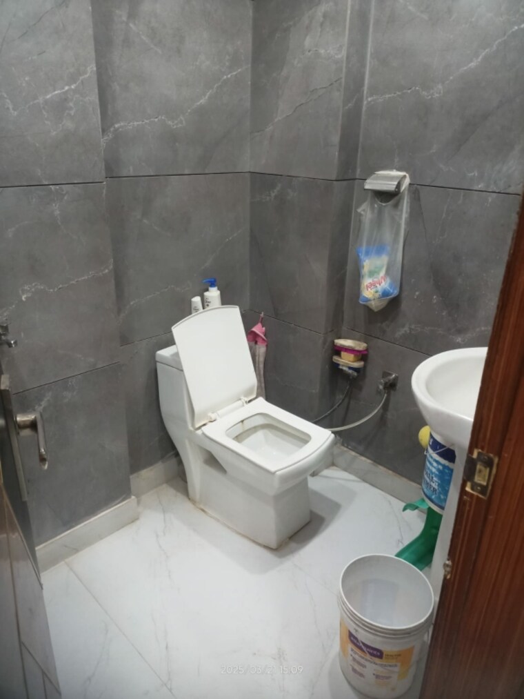Bathroom, mansa ram park 2 Bedroom 115 Sq.Yd. Builder Floor In Mansa Ram Park Delhi 8378577