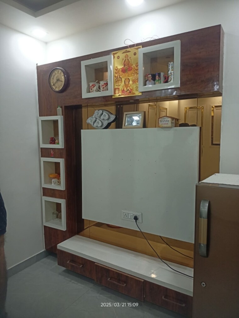 Room, mansa ram park 2 Bedroom 115 Sq.Yd. Builder Floor In Mansa Ram Park Delhi 8378577