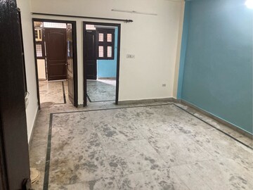 Room in 3 BHK Builder Floor at RWA Block A Mahavir Enclave Part 2, Mahavir Enclave – for Rent