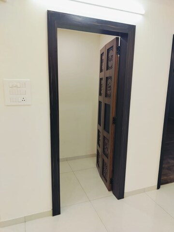 Room in 3 BHK Apartment at Rajapushpa Eterna, Nanakramguda – for Rent