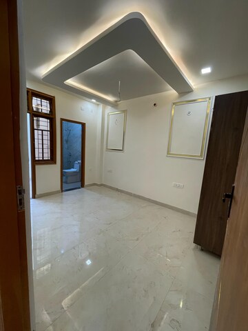 Room in 3 BHK Villa at Gomti Nagar – for Sale