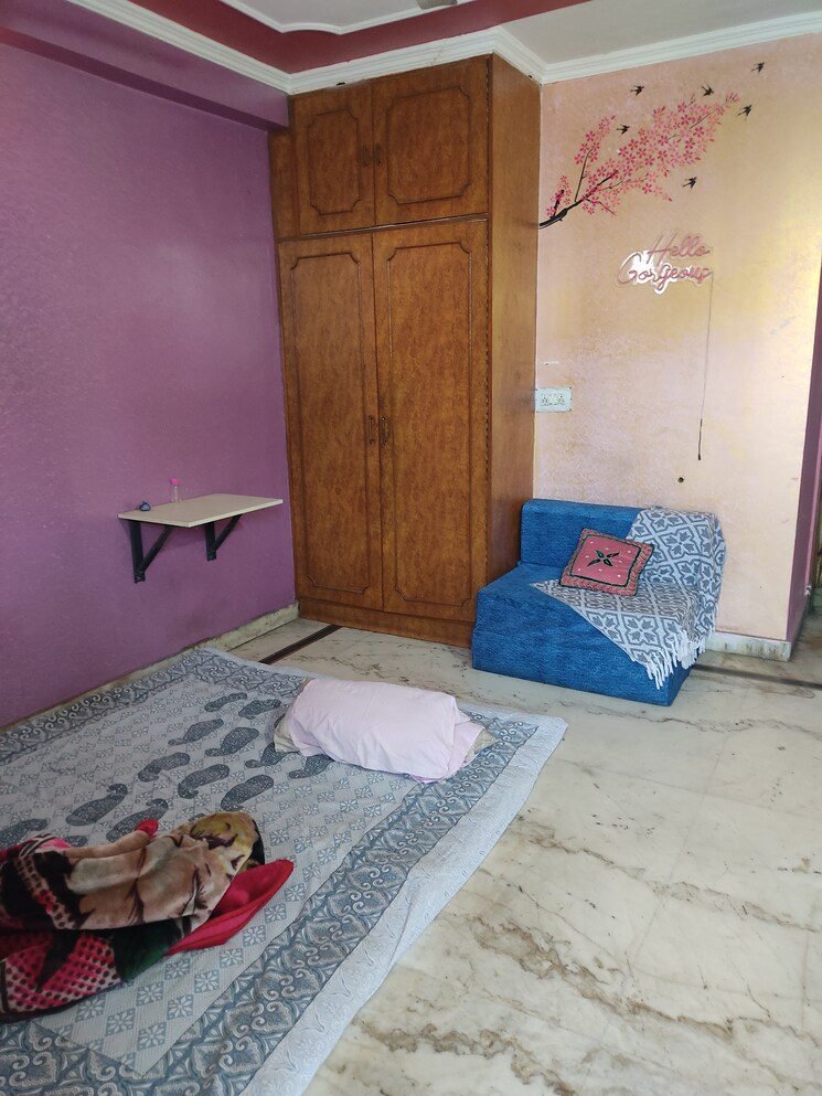 Bedroom, malviya nagar 3 Bedroom 150 Sq.Yd. Builder Floor In Malviya Nagar Delhi 8378827