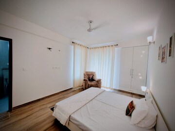 Bathroom in 4 BHK Builder Floor at Golf Course Road – for Rent