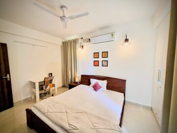 Bedroom in 4 BHK Builder Floor at Golf Course Road – for Rent