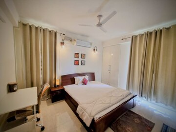 Bedroom in 4 BHK Builder Floor at Golf Course Road – for Rent